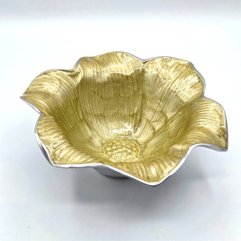 Julia Knight  Signed LILY ALUMINUM ENAMEL LIGHT GREEN 8 1/4" Serving‎ Bowl